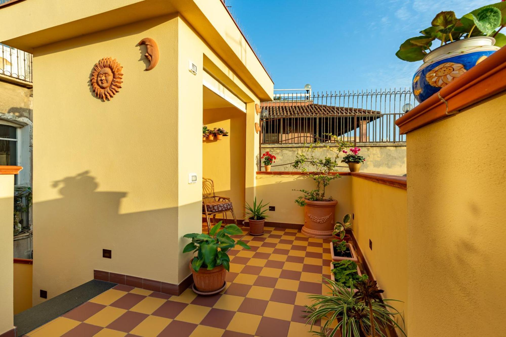 Апартаменты Mch-Marina Charming House Кальяри Экстерьер фото